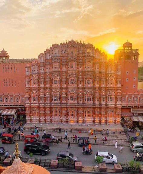 Jaipur Photography, Hawa Mahal Jaipur, Indian Tourism, City Palace Jaipur, Hawa Mahal, Pink City, Android Wallpaper Flowers, Wallpaper Flowers, Travel Magazine