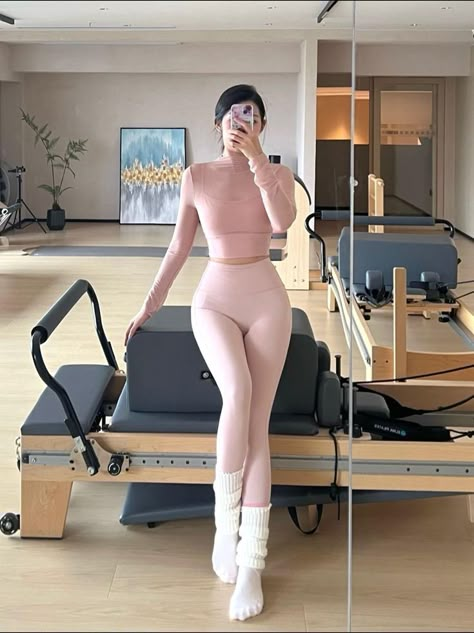 Gym Outfits For Women Korean, Gym Korean Outfit, Coquette Exercise Outfit, Kawaii Workout Outfits, Cute Pink Gym Outfits, Pink Pilates Princess Workout Outfit, Pilates Princess Aesthetic Outfit, Coquette Workout Clothes, Pink Workout Outfit Aesthetic