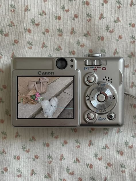 Cute Cameras, Digi Camera, Film Camera Photography, Digital Pics, Digi Cam, Cute Camera, Camera Aesthetic, Retro Gadgets, Camera Digital