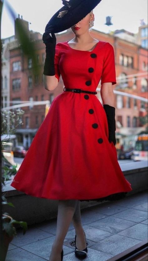 The Pretty Dress Company, 1950s Fashion Dresses, 50s Outfits, Vintage Red Dress, Fit And Flare Skirt, Vintage 1950s Dresses, Retro Mode, Vestidos Vintage, Moda Vintage