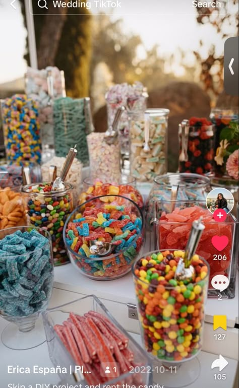 Candy Bar Buffet, Prom Sweet Table Ideas, Sweets Station, Snack Table Ideas Wedding, Party Candy Bar Ideas, Sweets Station Party, Candy Buffet For Wedding, Candy Table Display Ideas, Sweet Stand Parties