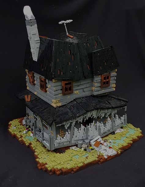 Monster House | After revisiting some old Halloween movies, … | Flickr Lego Haunted House Moc, Lego Haunted House, Lego Structures, Lego Halloween, Lego Sculptures, Lego People, Monster House, Cool Lego Creations, Lego House