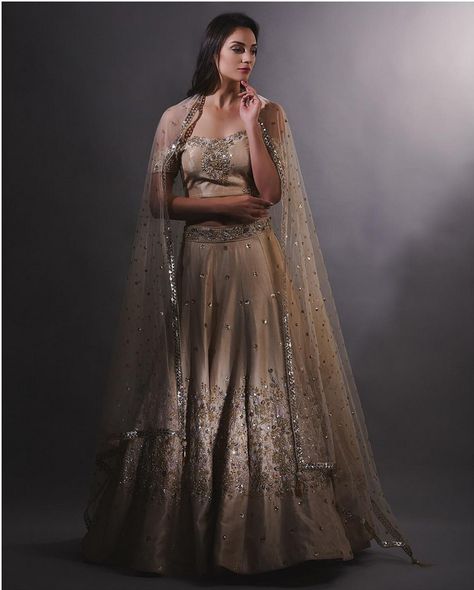 Cape style draping of dupatta for casual functions. #indianwedding #guest #fashion #dupatta #drapes #cape #bridesmaid #lehenga #outfit #indian #Wedding #functions #coctail #sangeet #wedzo Brown Wedding Hair, Lehenga Dupatta Draping Style, Dupatta Draping Style, Pakistani Engagement Dresses, Mundan Ceremony, Outfit Indian Wedding, Dupatta Draping Styles, Drape Lehenga, Lehenga Outfit