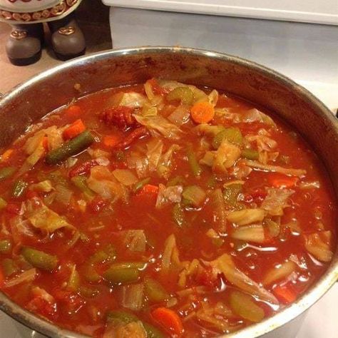 Weight watchers Cabbage Fat-Burning Soup Cabbage Fat Burning Soup, Mennonite Recipes, Fat Burning Soup, Low Calorie Soup, Weight Watchers Soup, Cabbage Soup Recipes, Cabbage Soup Diet, How To Peel Tomatoes, Sausage Soup