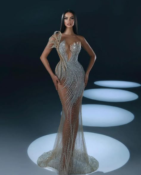 Diamond Prom Dresses, Award Show Dresses, Dresses Luxury, Stunning Prom Dresses, Glamour Dress, Dream Wedding Ideas Dresses, Prom Dress Inspiration, Pretty Prom Dresses, Glam Dresses