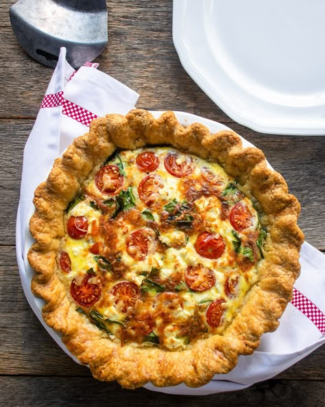 Quiche Florentine | Blue Jean Chef - Meredith Laurence Basic Quiche, Healthy Vegetable Sides, Quiche Florentine, Basic Quiche Recipe, How To Make Pastry, Vegetarian Quiche, Blue Jean Chef, Quiche Recipe, Healthy Vegetable