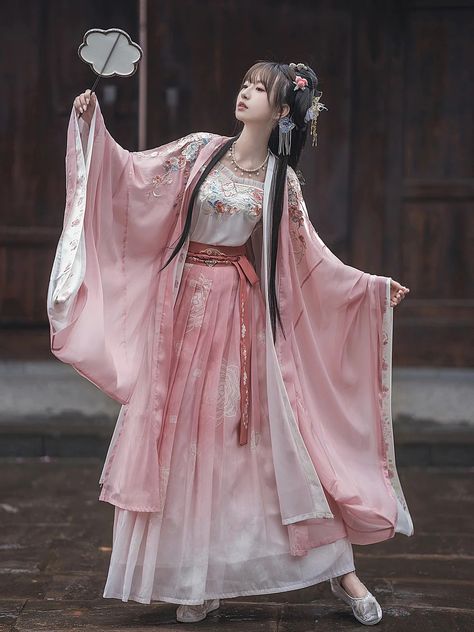 Chinese Princess Dress, Traditional Asian Dress, Dresses Handmade, Embroidery Dresses, Chinese Traditional Costume, Chinese Traditional Dress, Ancient Chinese Dress, Modern Hanfu, Traditional Chinese Dress