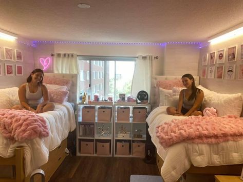 Aesthetic Dorm Room Ideas Two People, 2 Bed Dorm Room Ideas, Pink And Grey Dorm Room Ideas, Dorm Room Ideas 2 People, Dorm Inspiration Pink, Dorm Room Ideas Black Girls College, Pink And White Dorm, Pink College Dorm Room Ideas, Dorm Room Ideas Pink