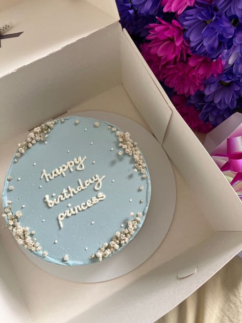 Happy Birthday Princess Cake, Cakes For Teenagers, Simple Birthday Cake Designs, Birthday Cake Aesthetic, 19th Birthday Cakes, 22nd Birthday Cakes, 14th Birthday Cakes, 15th Birthday Cakes, 17 Birthday Cake