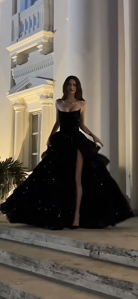 "We shouldn't be doing this." 

"I know." 

Aurelia Moore is the worl… #romance #Romance #amreading #books #wattpad Amazon Birthday Dress, Youngest Billionaire, Prom Dress Inspo, Classy Prom, Classy Prom Dresses, Stunning Prom Dresses, Fashion Goals, Saying No, Prom Dress Inspiration