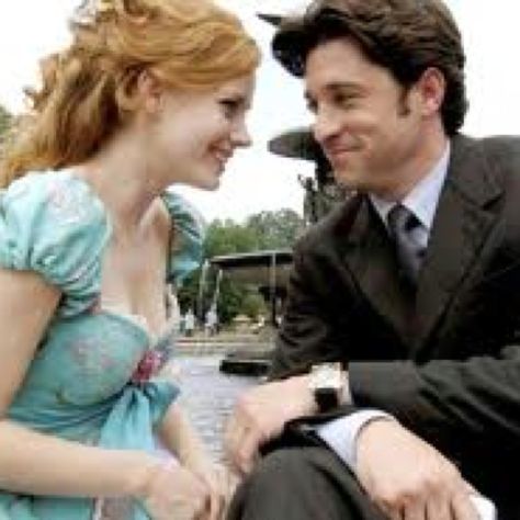 Amy Adams and Patrick Dempsey are the two love birds in the movie Enchanted. This picture is a very cute one of them. Robert And Giselle, Giselle And Robert, Amy Adams Enchanted, Enchanted 2007, Enchanted Giselle, Enchanted Movie, Giselle Enchanted, Jodi Benson, Michaela Conlin