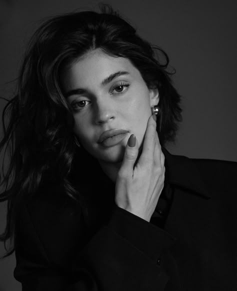 Kylie Jenner Inspo Pics, Kylie Jenner Shoot Photoshoot, Kylie Jenner Best Photos, Women Celebrities Aesthetic, Kylie Jenner Black And White, Kylie Photoshoot, Avery Grambs, Kylie Jenner Black, Kylie Jenner Modeling