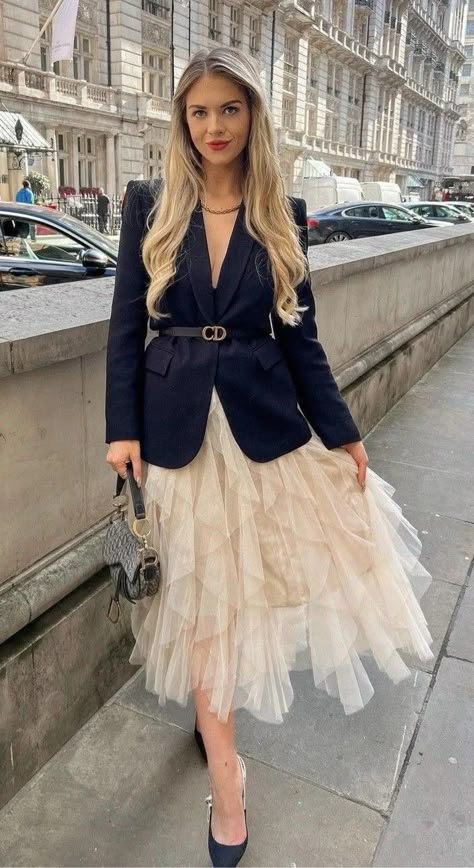 Tulle Skirts Outfit, Tulle Skirts, A Dress, Tulle Skirt, A Woman, Outfit Ideas, Ootd, Blazer, Fashion Outfits