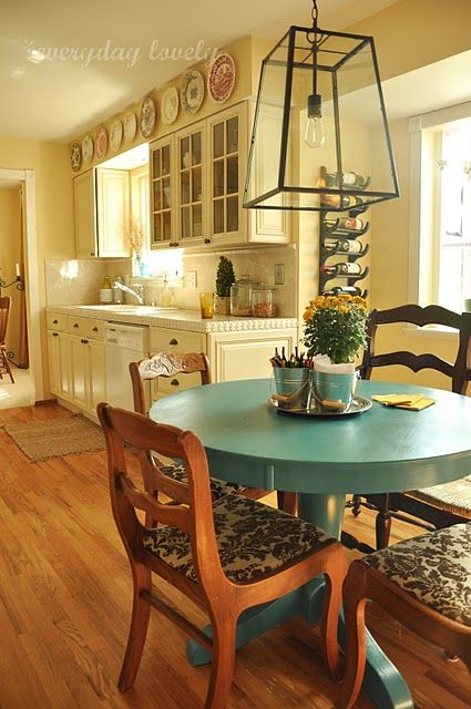 thinking of painting my dining room table blue Painted Kitchen Tables, Turquoise Table, Kitchen Table Makeover, Turquoise Kitchen, Kitchen And Dining Room, Kitchen Tables, Table Makeover, Painted Table, Kitchen Paint