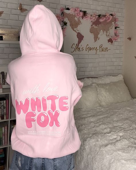 White Fox Outfits Hoodie, White Fox Hoodies, White Fox Aesthetic, Bedroom Photoshoot, White Fox Hoodie, With Love Always, Wishlist Ideas, Fox Hoodie, Xmas Wishlist