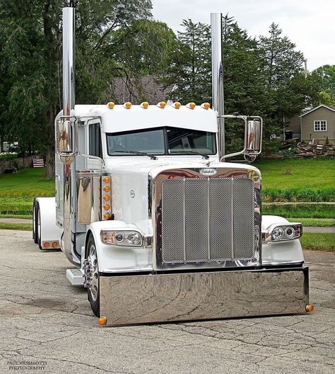 Peterbilt 389 Custom Peterbilt, Trucks For Sell, Trucker Quotes, Peterbilt 389, Truck Driving, Custom Big Rigs, Driving Games, Peterbilt 379, Trailer Truck