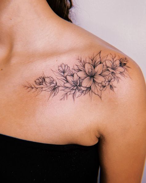 𝐾𝐴𝑀𝐸𝐸𝑁 on Instagram: “Her first tattoo 🌸✨💖 - Honolulu booking 2022 open - LA booking open soon✨ 📩kameenstudio@gmail.com” Shoulder Flower Piece Tattoo, Lotus And Daisy Tattoo, Feminine Shoulder Cap Tattoo, Flower Shoulder Tattoo Black Women, Mandala Tattoo Back Women, Water Lily Shoulder Tattoo, Tattoos For Collar Bone, Flowers And Stars Tattoos, Tattoo Flowers Shoulder