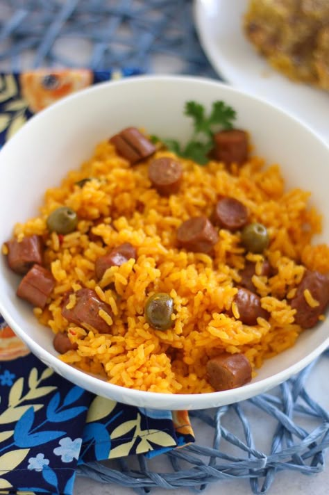 Spanish Rice With Sausage, Puerto Rican Food Authentic Recipes, Puerto Rican Rice With Ham, Cooking Con Omi Recipes, Thanksgiving Puerto Rican Recipes, Simple Puerto Rican Recipes, Dinner Ideas Puerto Rican, Puerto Rican Breakfast Recipes, Puerto Rican Meals