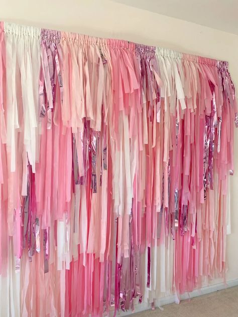 White Party Backdrop, Pink And White Party, Pink Photo Backdrop, Backdrop For Birthday, Streamer Backdrop, Fringe Backdrops, Pink Birthday Party, Pink Backdrop, Barbie Theme