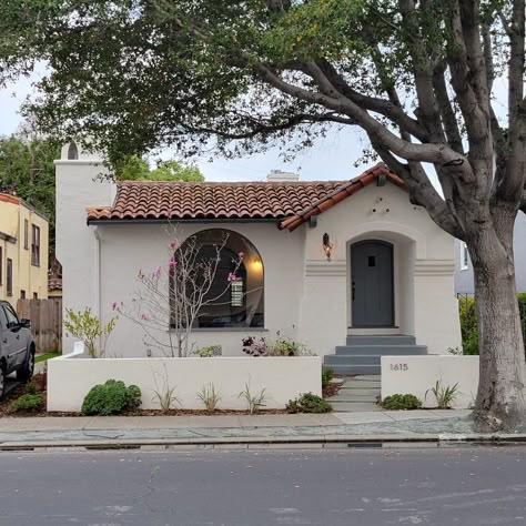 Small Spanish Revival Home, California House Aesthetic Exterior, Spanish Craftsman Style Homes, Tiny Spanish House, Small Modern Mediterranean Homes, Tiny Mediterranean House, Spanish Style Small Homes, Spanish House Exterior Paint, Small Spanish Style Homes House Plans