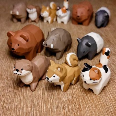 Wood Carving Patterns For Beginners, Wood Carving Ideas Beginner, Caricature Animals, Small Wood Carving, Japanese Wood Carving, Wood Whittling, Whittling Patterns, Home Sculpture, Whittling Ideas