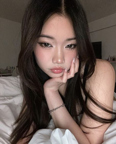 logi_lilly on instagram Makeup Ala Korea, Makeup Asia, Asian Makeup Looks, Soft Makeup Looks, Image Swag, Ethereal Makeup, Makeup Tut, Cute Makeup Looks, Soft Makeup