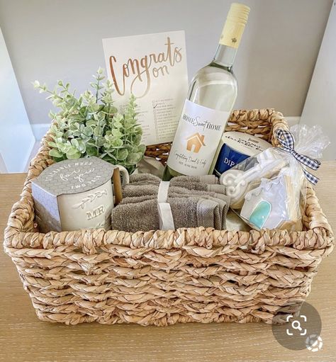 Gifts For New Homeowners Baskets, Home Warming Gifts Basket For Men, Realtor Gift Ideas For Clients, Gift Basket New House, Real Estate Gift Ideas For Clients, Client Birthday Gift Ideas, New Home Hampers Gift Ideas, Best Closing Gifts For Buyers, Real Estate Closing Gift Basket