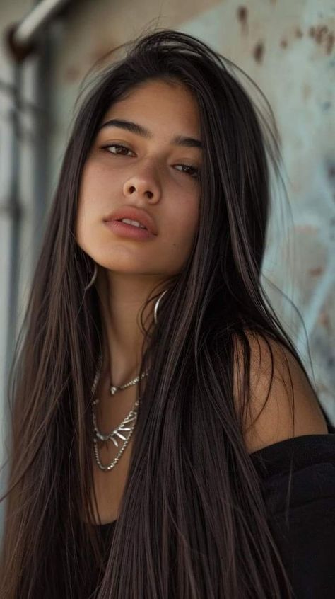 Native America beautiful | So beautiful ❤️ | Facebook Percy Jackson Fancast, Native American Actress, Cool Hair Designs, Aaliyah Style, Native American History, Native American Culture, Native American Fashion, Beautiful Lips, American Beauty