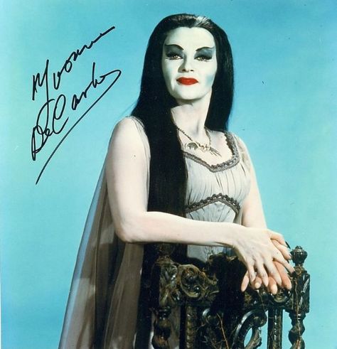 Amazing Color Photos of Yvonne De Carlo as Lily Munster in the Hit Sitcom "The Munsters" ~ Vintage Everyday Yvonne Decarlo, Lilly Munster, Marilyn Munster, Munsters Tv Show, 1313 Mockingbird Lane, Eddie Munster, Herman Munster, Black Sheep Of The Family, The Munster