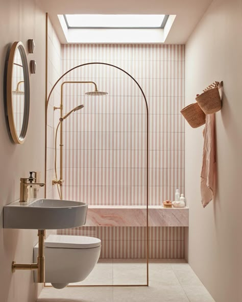 Unique Shower Tile Designs: 43 Inspirational Ideas for Your Bathroom Small Bathroom Bath Shower Combo, Small Shower Laundry Combo, Bath Next To Window, Narrow Shower Room Ideas, Small En Suite Shower Room, Bathroom Utility Room Combo, Bath And Shower Combo Ideas, Small Bathroom Tub Shower Combo, Bath Shower Combo Ideas