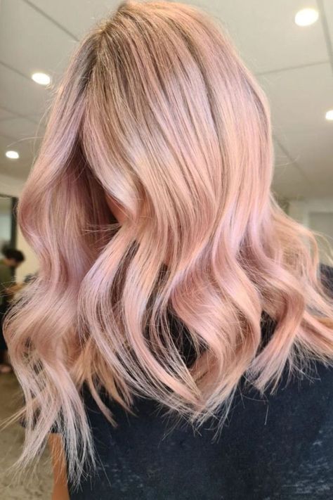 Blonde Waves With Hints Of Pastel Pink Subtle Hair Color, Pastel Blonde, Pastel Pink Hair Color, Champagne Hair, Light Brunette Hair, Pink Blonde Hair, Bleaching Your Hair, Pastel Pink Hair, Blonde With Pink