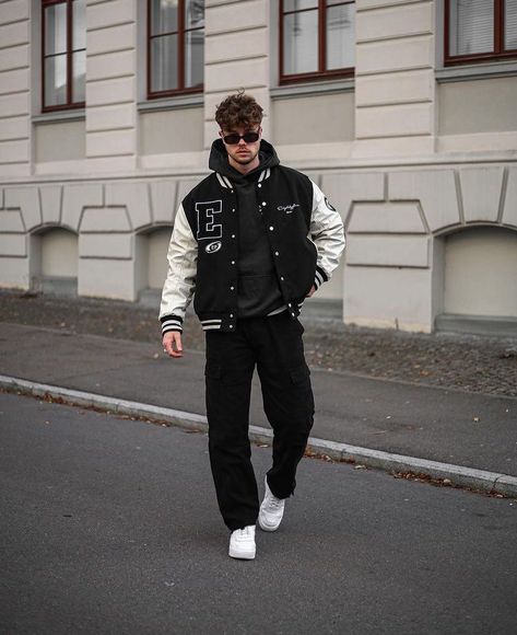 Varsity Outfit, College Outfits Men, Varsity Jacket Outfit, Boys Winter Clothes, Fashion Outfits Men, Outfits Men Streetwear, Winter Inspiration, Outfit Streetwear, Mens Jackets Casual