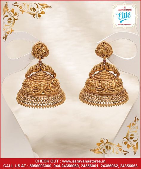 Gold Jumki Designs Earrings, Big Earrings Gold, Indian Gold Necklace Designs, Simple Bridal Jewelry, Gold Jhumka, Antique Gold Earrings, Gold Jhumka Earrings, Jewelry Store Design, Traditional Silk Saree