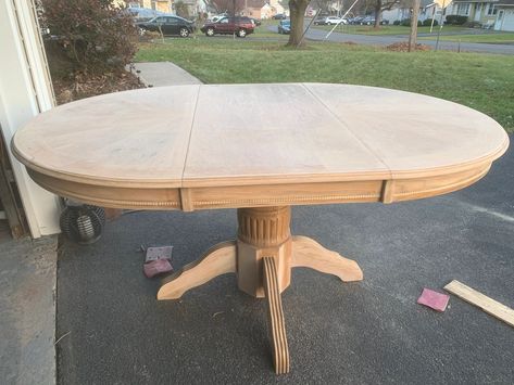 Refinished Dining Table Oval Dining Table Makeover, Refinished Dining Table, Refurbished Kitchen Tables, Old Dining Table, Oak Dining Room Set, Oval Kitchen Table, Refinished Table, Dining Room Table Makeover, Oval Dining Room Table