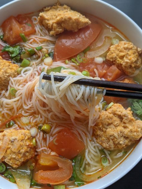 Vietnamese Soup, Pho Noodles, Shell Fish, Viet Food, Noodle Recipe, Vietnam Food, Asian Noodle, Vietnamese Food, Vietnamese Recipes