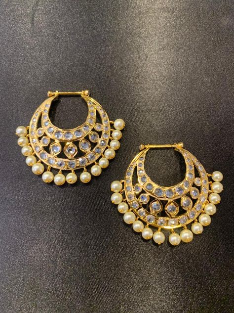 Hyderabadi Wedding, Baby Jewelry Gold, Hyderabadi Jewelry, Ear Cuff Jewelry, Gold Bridal Necklace, Ornament Designs, Diamond Earrings Studs Round, Indian Jewelry Earrings, Bachelorette Outfits