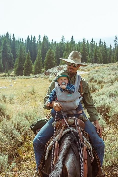 Working Cowboys Ranch Life, Family Ranch Aesthetic, Ranch Lifestyle Aesthetic, Old Money Ranch Aesthetic, Country Lifestyle Farm Life Family, Ranch Family Aesthetic, Rich Ranch Aesthetic, Starting A Ranch, Western Ranch Aesthetic