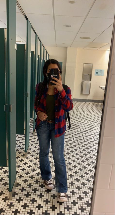 Brown converse, y2k bootcut jeans, belt, brown tank top, flannel Bootcut Jeans And Flannel Outfit, Flannel With Flare Jeans, Flannel Tank Top Outfits, Bootcut Jeans With Converse, V Cut With Layers, Jeans And Flannel Outfit, Converse Y2k, Converse Shoes Outfit, Flannel Outfits Summer