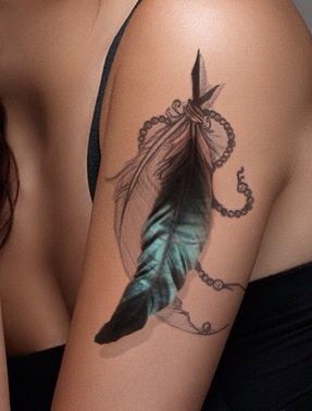 Pretty feather tattoo Tattoo Feather, Indian Feather Tattoos, Native Tattoos, Feather Tattoo Design, Inspiration Tattoos, Geniale Tattoos, Arrow Tattoos, Feather Tattoo, Feather Tattoos