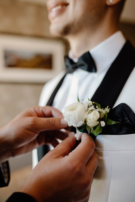 Groom Getting Ready Photos, Wedding Preparation Photos, Wedding Photography Detail Shots, Wedding Photography Shot List, Groomsmen Wedding Photos, Groomsmen Pictures, Groom Shots, Groomsmen Photography, Groom Prep