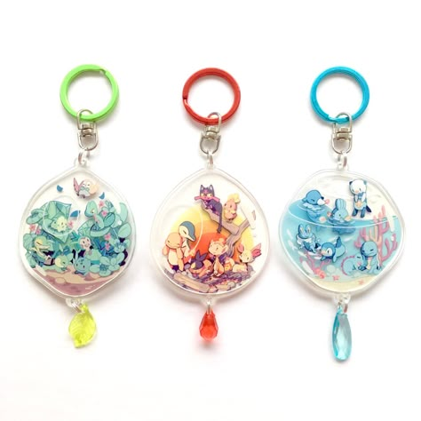 Acrylic Keychain Ideas Anime, Clear Acrylic Keychain Ideas, Acrylic Charm Ideas, Pokemon Keychain, Pokemon Starter, Pokemon Items, Pokemon Starters, Pokemon Craft, Keychain Ideas