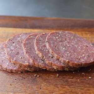 Pork Summer Sausage Recipes, Hamburger Summer Sausage, Diy Summer Sausage, Blue And Gold Sausage Recipes, Homemade Summer Sausage Recipes, Beef Summer Sausage Recipes, Homemade Lunchmeat, Sausage Board, Smoked Summer Sausage