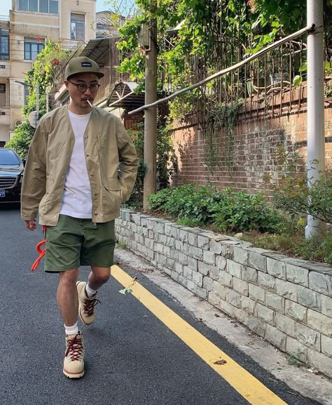 Tokyo Street Style Men Summer, Japan Outfit For Men, Summer Japanese Outfits Men, Gorpcore Summer Men, Japan Spring Outfit Men, Japanese Street Fashion Men Summer, Japanese City Boy Style, Japanese Summer Outfits Men, Dickies Shorts Outfit