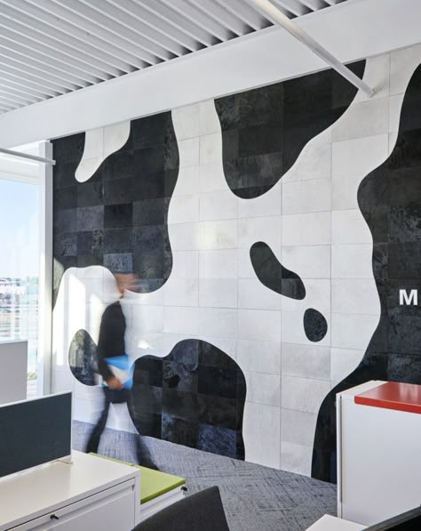 Dairy Farmers of America Headquarters - Kansas City - 8 Gluten Free Dairy Free Desserts, Cooking Recipes For Beginners, Cow Mural, Barn Interior Design, Dairy Free Desserts, Milk Art, Drawing Food, Office Tour, Milk Splash