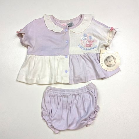 Condition: Brand New With Tags; Lots Of Stains On The Front That Haven't Been Treated Vintage Little Miracles Lavender Baby Outfit. Size 3-6m Flat Measurements: Pit-Pit: 13" Shoulder To Hem: 11" Waist: 7" 4.1 Oz (O) 90s Baby Clothes, Sailor Baby, Vintage Baby Boys, Skirt Top Set, Vintage Toddler, Vintage Baby Girl, Bear Outfits, Baseball Outfit, Floral Print Rompers