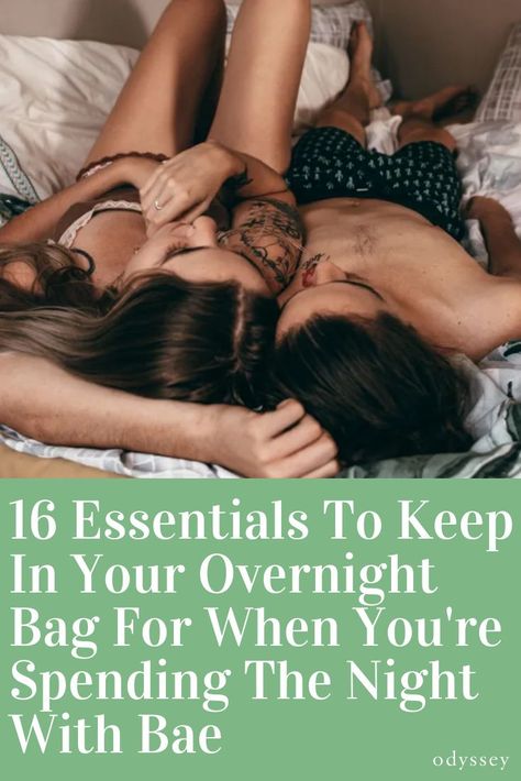 Boyfriend House Bag, Spend The Night With Boyfriend Bag List, Over Night Bags For Women, What To Pack In An Overnight Bag, What To Keep At Your Boyfriends House, Boyfriends House Essentials, Stay The Night Bag, What To Pack For An Overnight Hotel Stay, Spennanight Bag Essentials