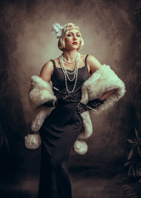 20s Photography, 1920 Photoshoot, 20's Theme Photoshoot, 1920s Aesthetic Women, 1920s Gangster Women, 1920 Gangster Women, 1920s Portraits Woman, 1920's Aesthetic, Gatsby Outfit Women