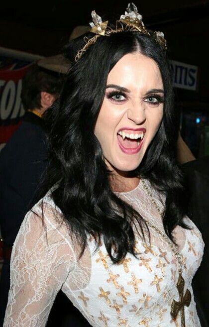 Katy Perry Vampire Katy Perry Halloween, Evil Tattoos, Vampire Costume, Skull Tattoos, Other Woman, Katy Perry, Celebrities Female, Google Chat, Blog Post