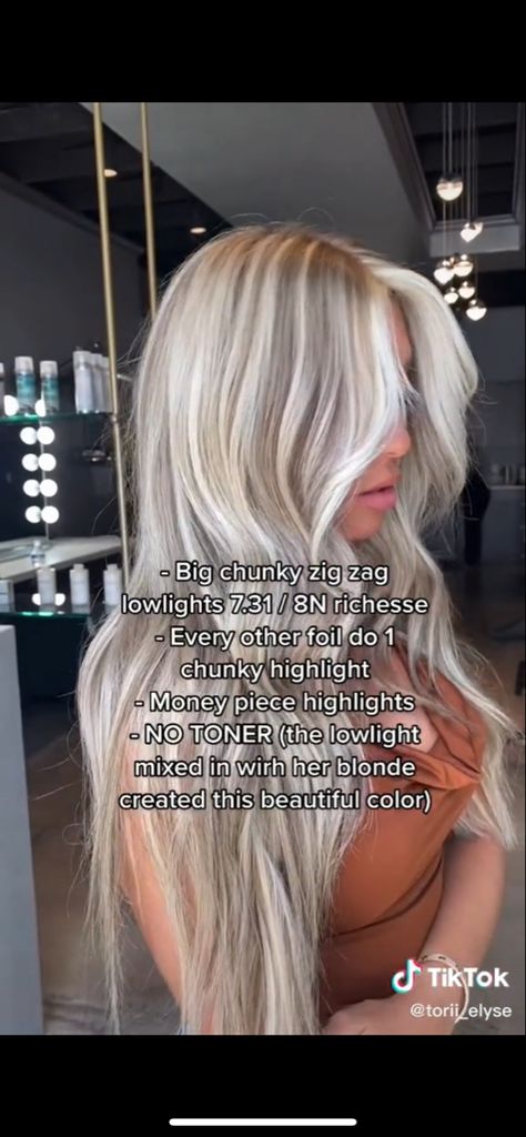 Bright Blonde Chunky Highlights, Platinum Blonde Hair Dimension, Sultry Blonde Hair, Platinum Blonde Hair 2023, Hair Color Fall 2023 Blonde, New Blonde Trends 2023, Platinum Fall Hair Color, Heavy Blonde Highlights With Money Piece, Icy Beige Blonde Hair