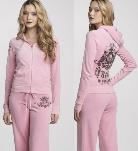 Juicy Couture Early 2000 Fashion, Juicy Couture Clothes, Juicy Tracksuit, Pink Tracksuit, Mcbling Fashion, Juicy Couture Tracksuit, Juicy Couture Accessories, 2000 Fashion, Couture Accessories